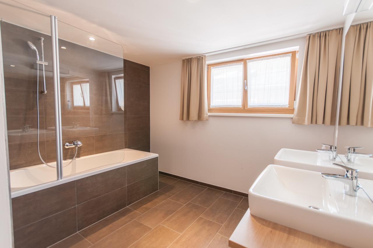 Bed & Breakfast Max Summercard Included Zell am See